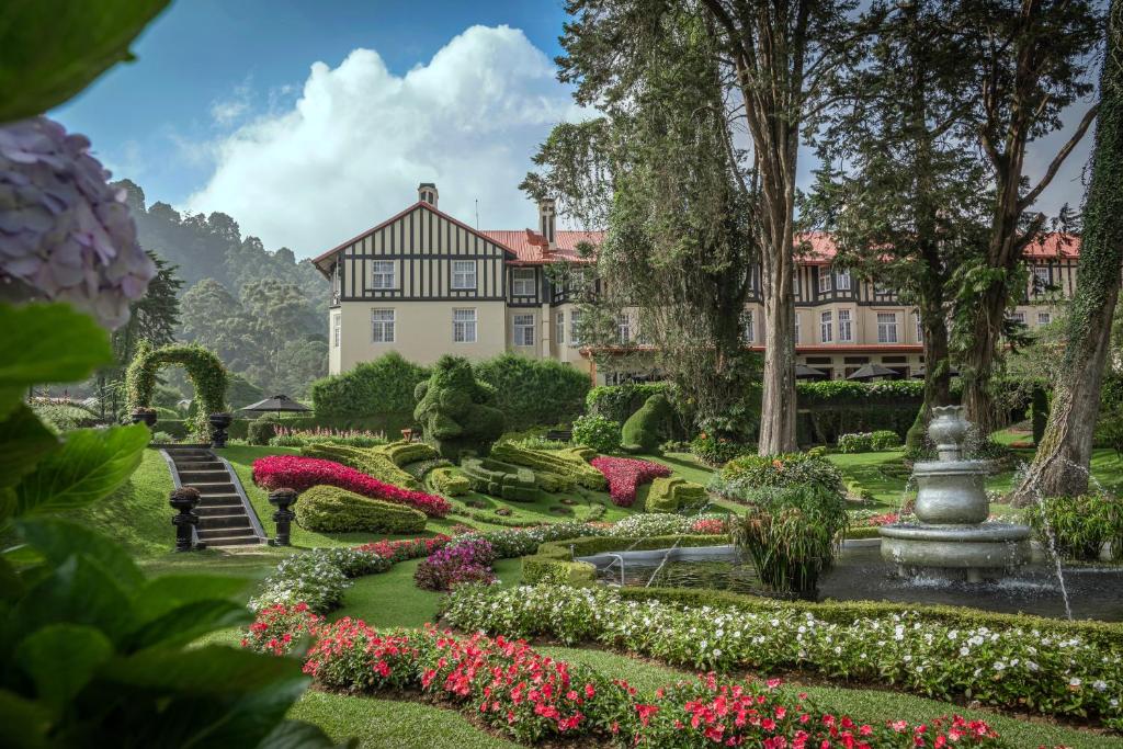 Grand Hotel – Nuwara Eliya